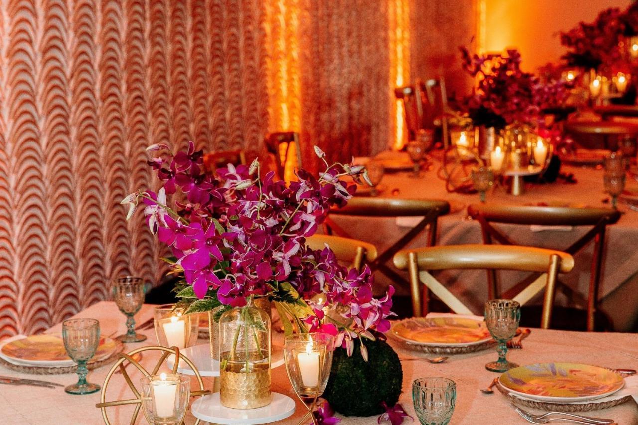 Hotel Jw Marriott Panama Exteriér fotografie A table set for a formal dinner