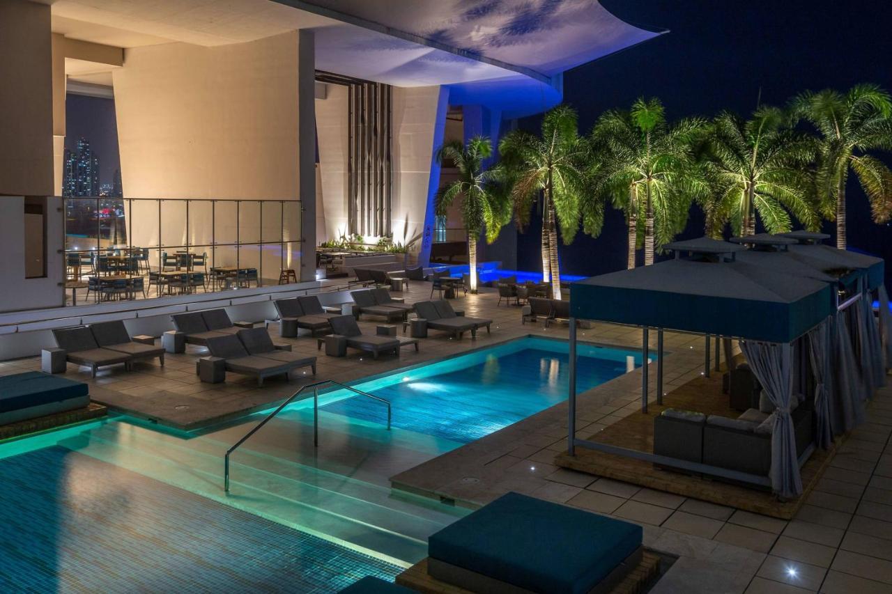 Hotel Jw Marriott Panama Exteriér fotografie The pool at the 101 Skybar